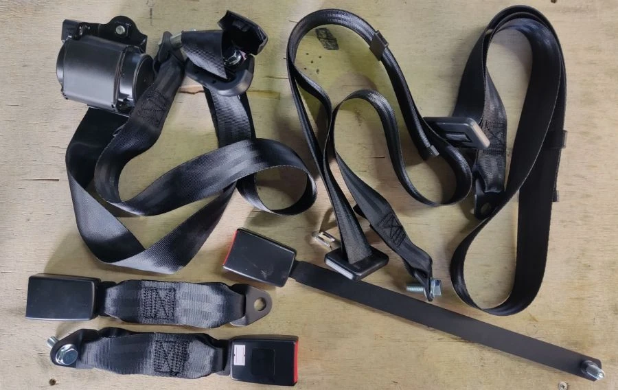 Safety Belt Set for Vehicles UC2A21-8217008-01