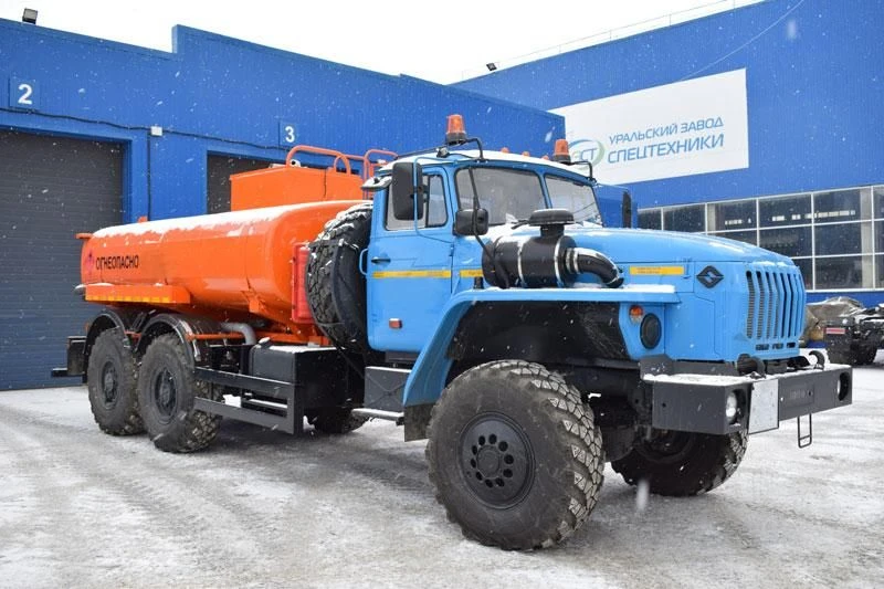 油品运输罐车 UZST01 型号 6619N-16