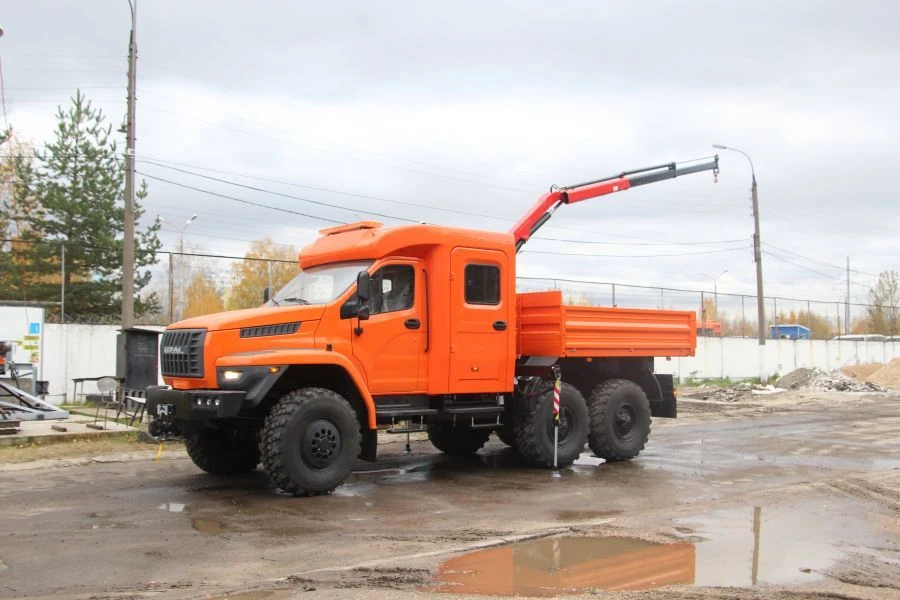 Ural 55571底盘运输车NR8082S