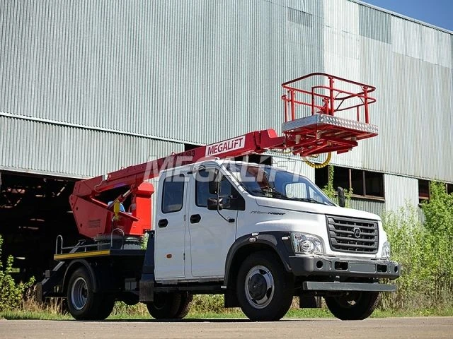 Self-Propelled Aerial Work Platform Lift PSS-131.18E