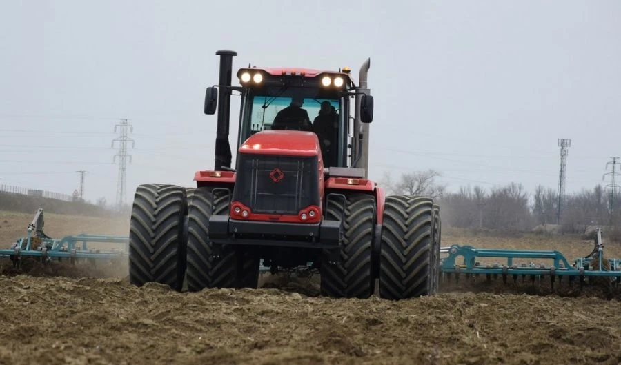 Kirovets K-739 Standard Agricultural Tractor 390hp