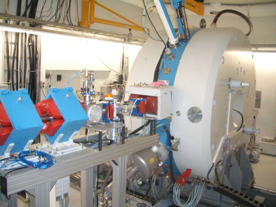 Hydrogen and Deuterium Cyclotron MSS-30/15