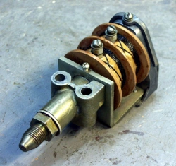 1V.008 Valve for Electric Railway Transport Equipment