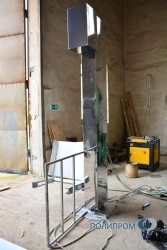 Lifting Tipper PO-01.07 (3M, Stainless Hood and Gripper)