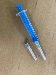 Disposable Sterile Luer Lock Injection Syringe with Needles, Model 10A