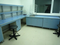 Laboratory Chemistry Table with Plumbing, Rectangular Pipe Model