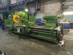 Universal Lathe Machine for Turning and Thread Cutting RT117F1-5
