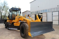 Heavy-Duty All-Wheel Drive Motor Grader for Precise Grading SDM-25.2K11B