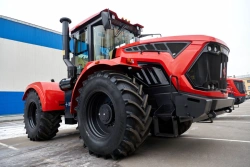 Kirovets K-737MV Agricultural Wheel Tractor 375HP
