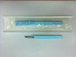 Disposable Surgical Scalpel with Plastic Handle Type 1, Blade No. 15
