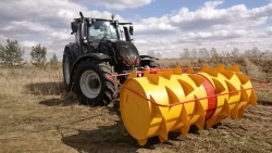 Green Mass Spreader RZM-2.6 for Efficient Forage Distribution