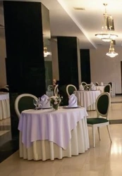 Table Linen Set with Tablecloth and Napkins