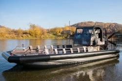 Phantom 850 Airboat - Dual-Hull Design for Versatile Use