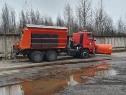 All-Season Road Sweeper MKDU-4 on MAZ-6501C5 Chassis