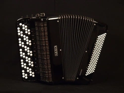 Akkordeon "Junior-super" 3-Voice, 5 Rows, 61 Keys, 120 Bass