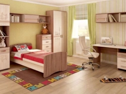 Children’s Wooden Furniture Set with 2-Door Wardrobe, Bed, and Desk