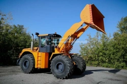Front Loader PBTK-764 "STANISLAV" with YAMZ Engine