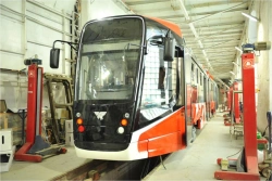 Three-section Low-Floor Tram Car Model 71-638-02