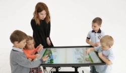 Interactive Speech Therapist Table "ViEl