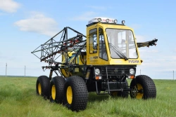 Self-Propelled Sprayer for Plant Protection with Computer Control Rubin TD-1200