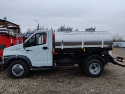 Food Liquid and Live Fish Tanker 2790B9 on GAZ Chassis