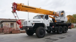 Truck Crane KS-35714-10 with U2.65.52.000 Cabin