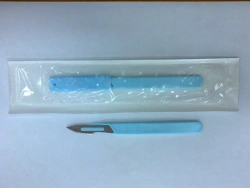 Disposable Surgical Scalpel with Plastic Handle Type 2, Blade No. 23