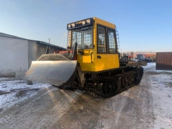 Tracked Tow Tractor for Off-Road Transport of People and Cargo TG-44