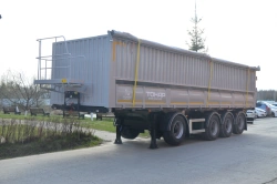 Tonar 9598 Semi-Trailer Dump Truck for Grain Transport