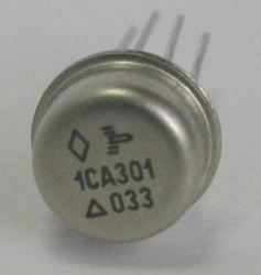 Voltage Comparator Chip 521CA3 C (Gold)