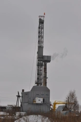 Versatile Drilling Rig for Oil and Gas Extraction BK-320