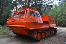 Multi-Purpose Snow and Swamp Vehicle KTM-10K