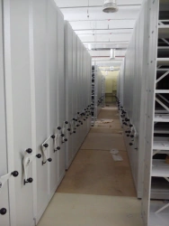 Mobile Metal Shelving Unit with Moisture-Resistant Coating