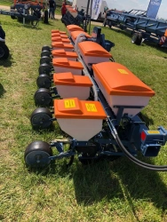 Pneumatic Seeder MS-12 for Precise Planting