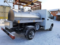 Food Liquid Transport Tank 2709A based on GAZ A Chassis