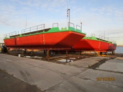 Non-Self-Propelled Earth Transport Barge