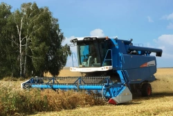 Self-Propelled Grain Harvester Agromash 4000-121YAM with Chopper-Dispenser and Conditioner